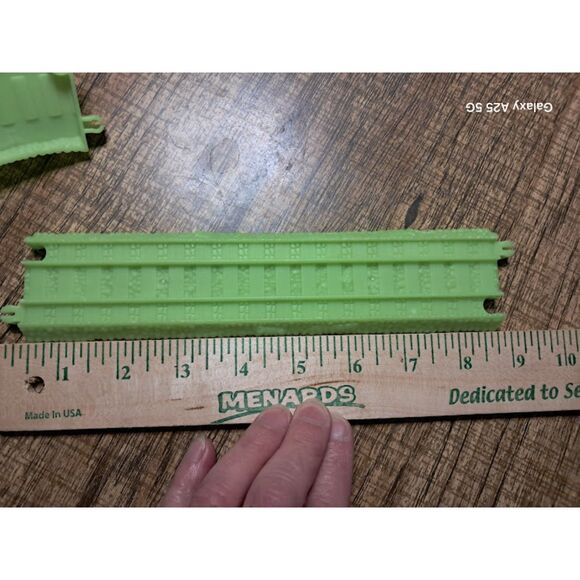 Thomas & Friends 2010 Green Train tracks Lot of 8 - Picture 14 of 15